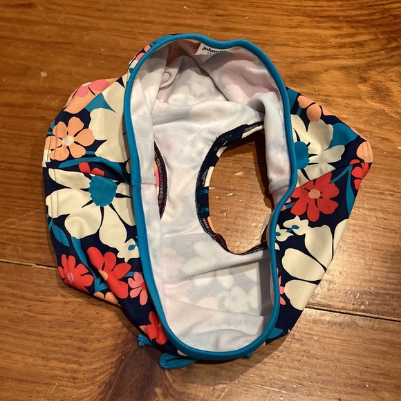 JOHNNIE B (Mini Boden) 11-12 Flower Power Boy Shorts Swim Shorts - Picture 5 of 5